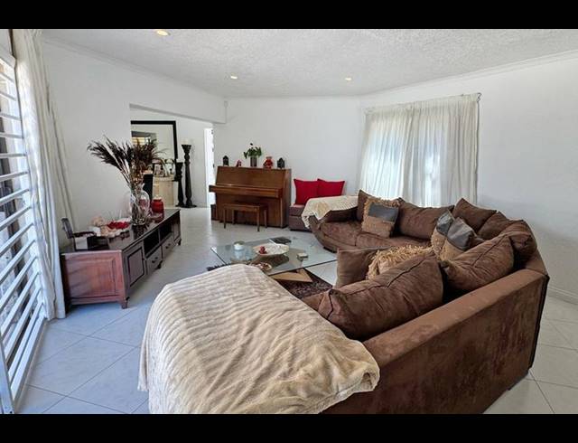 3 BEDROOM PROPERTY TO RENT IN SYDENHAM